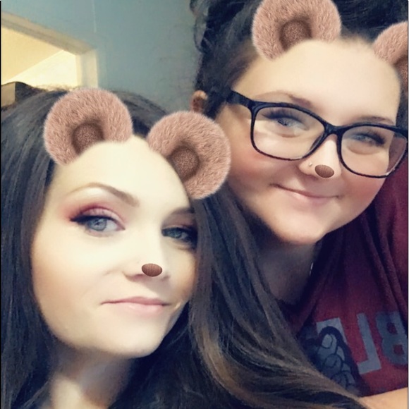 Meet your Posher, Madison - Picture 10 of 16